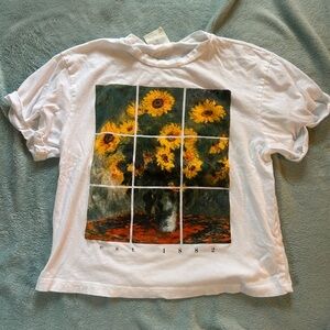 Dirty Laundry Shirt with a painted flower picture; Size S